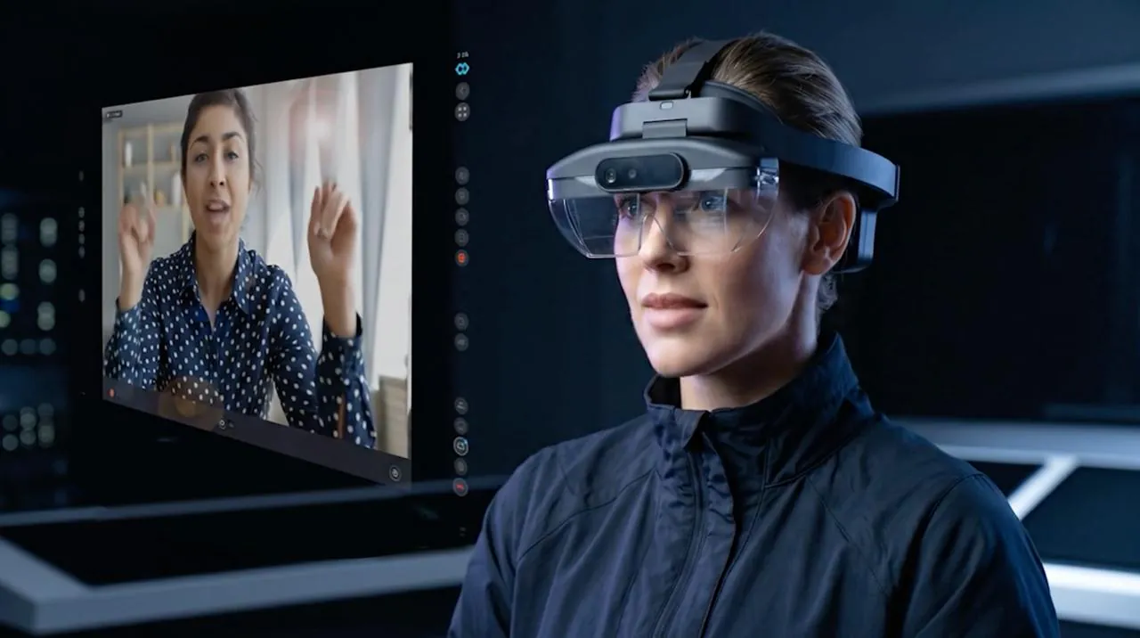 Headset wearer connected to a remote expert through a video call
